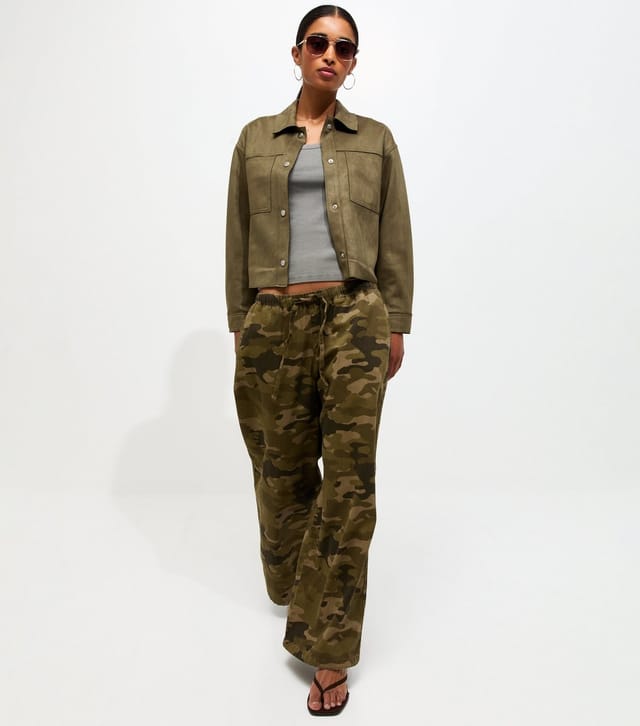 New Look Women's Light Khaki Faux Suede Boxy Shacket New Look - 2