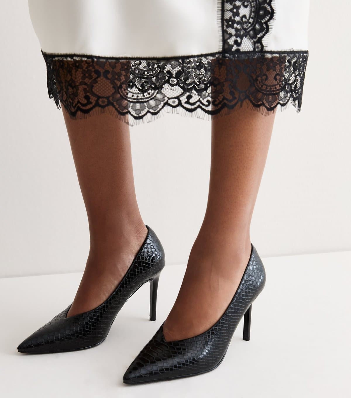 New Look Women's Black Faux Leather Snakeskin Effect High Vamp Pumps Vegan New Look