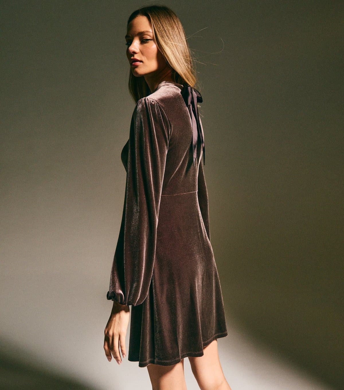 New Look Women's Dark Brown Velvet Long Sleeve Mini Dress New Look