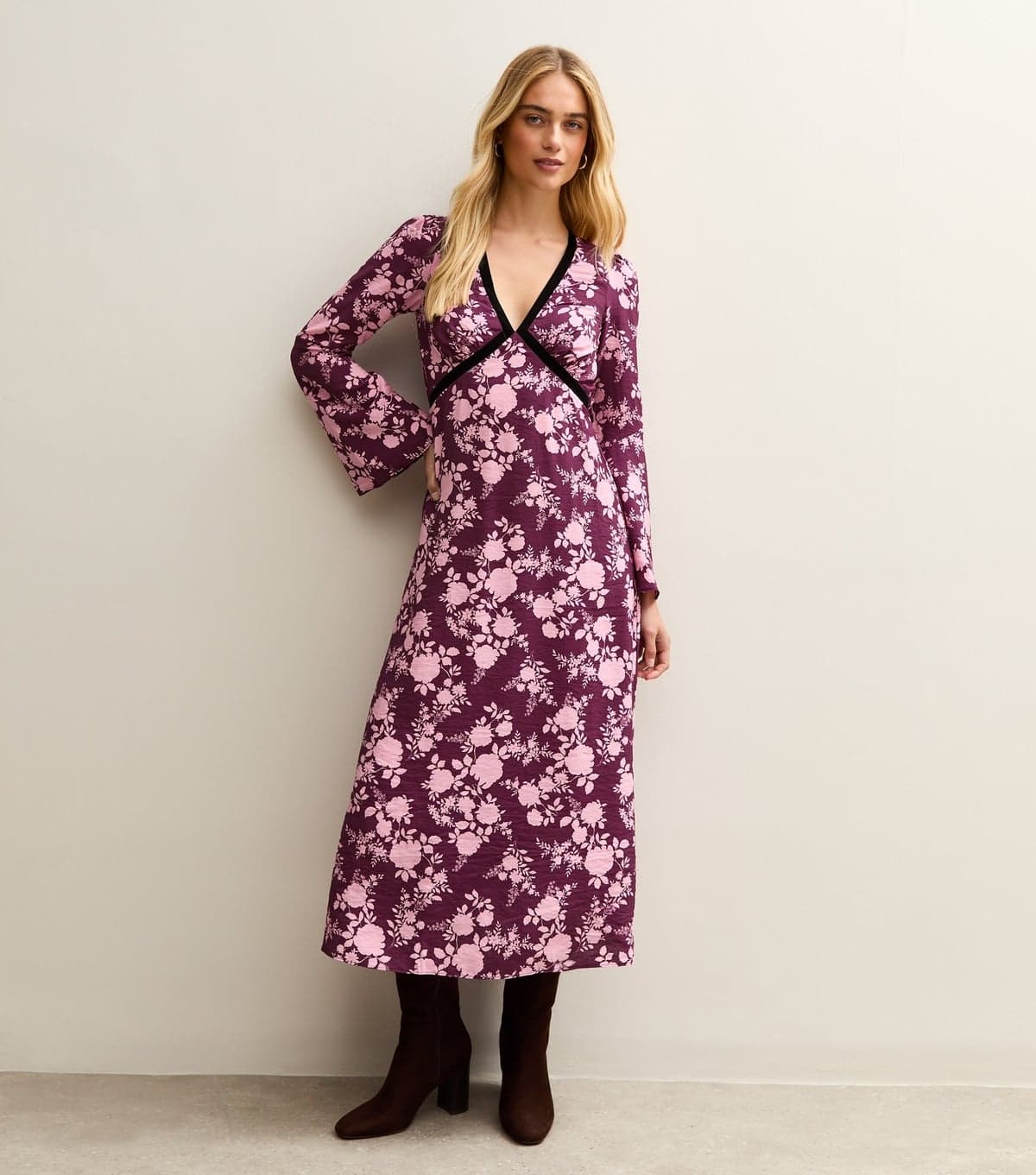 New Look Women's Pink Floral Velvet Devore V-Neck Midi Dress New Look