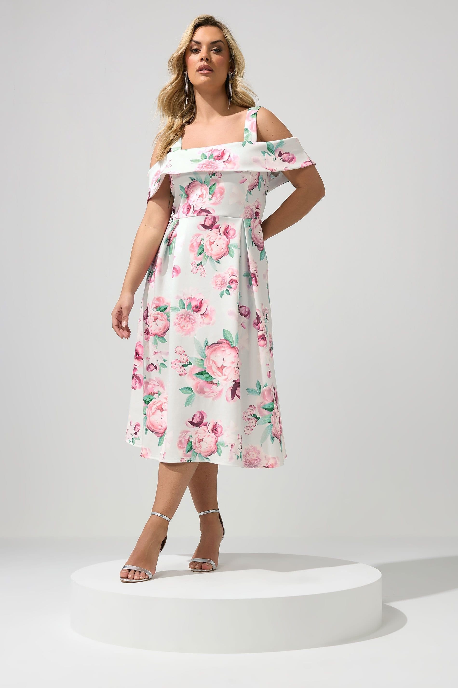 Yours Yours Women's Cold Shoulder Floral Skater Dress in Light Green - 4