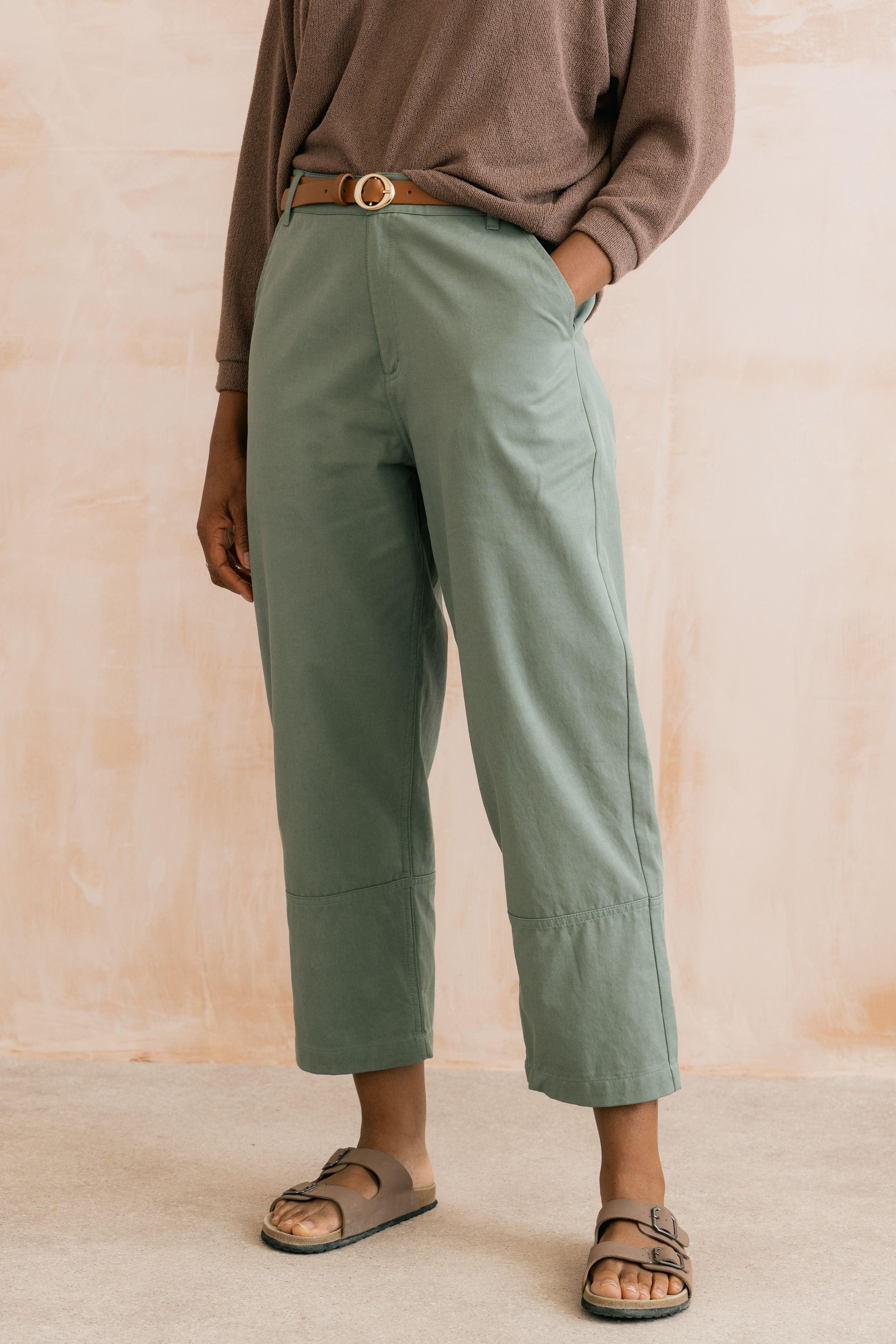 Lily & Me Lily & Me Women's Clarissa Tapered Leg Cropped Trousers in Green - 3