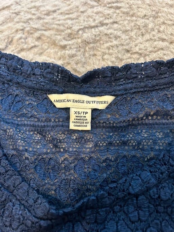 American Eagle American eagle outfitters navy blue lace t shirt short sleeve size XS
