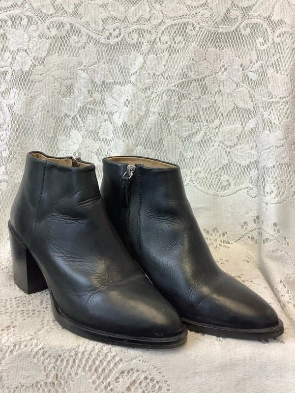 Topshop Ladies Topshop Black Leather Ankle boots size 36, UK 3