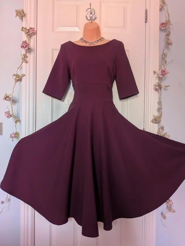 The Pretty Dress Company 💜 The Pretty Dress Company Hepburn Plum Short Sleeve Fit & Flare Swing Dress Size 10 💜