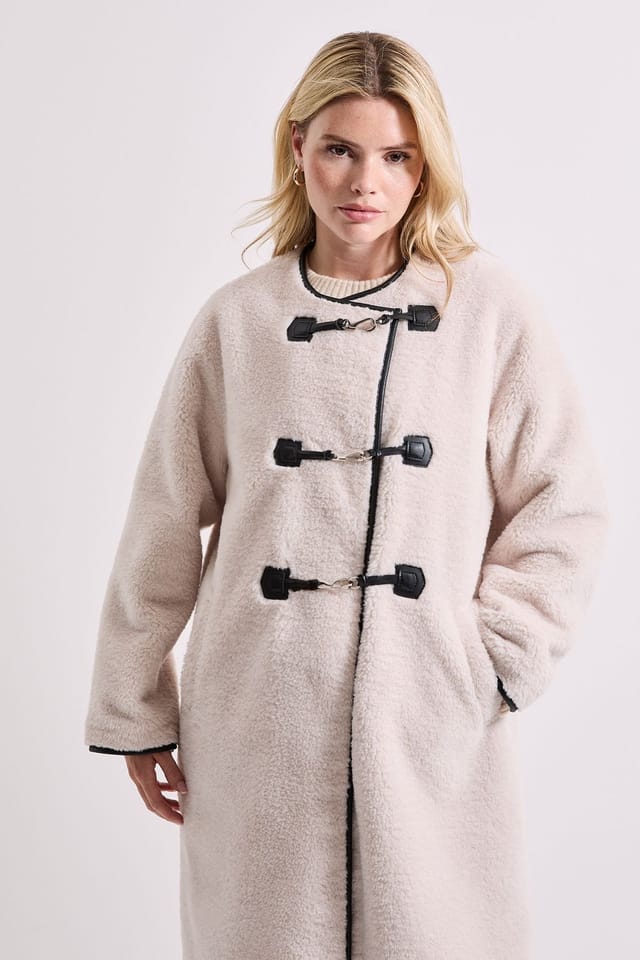 Dorothy Perkins Dorothy Perkins Women's Toggle PU Detail Borg Coat in Cream - 2