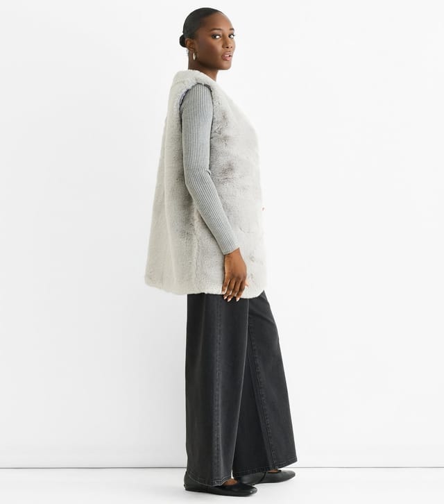 Gini London Women's Grey Faux Fur Gilet Gini London New Look - 3