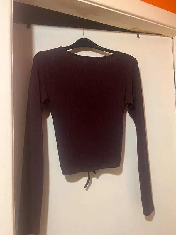 New Look Long sleeved crop top