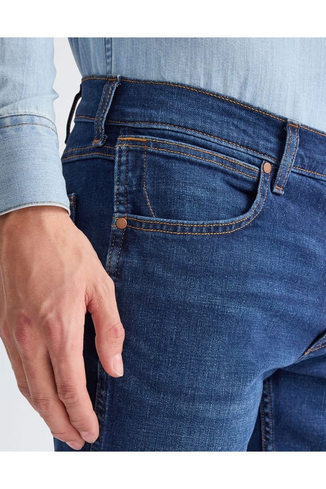 Wrangler Wrangler Men's Greensboro Straight Fit Jeans For Real in Blue - 3