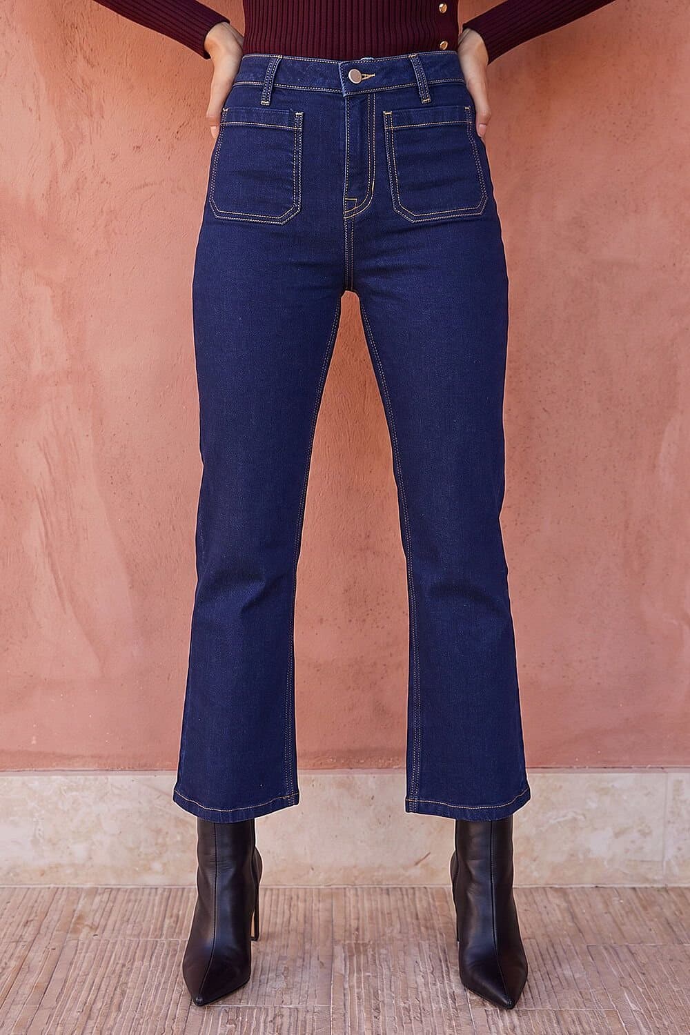 Dusk Dusk Women's Pocket Kick Flare Crop Trouser in Indigo
