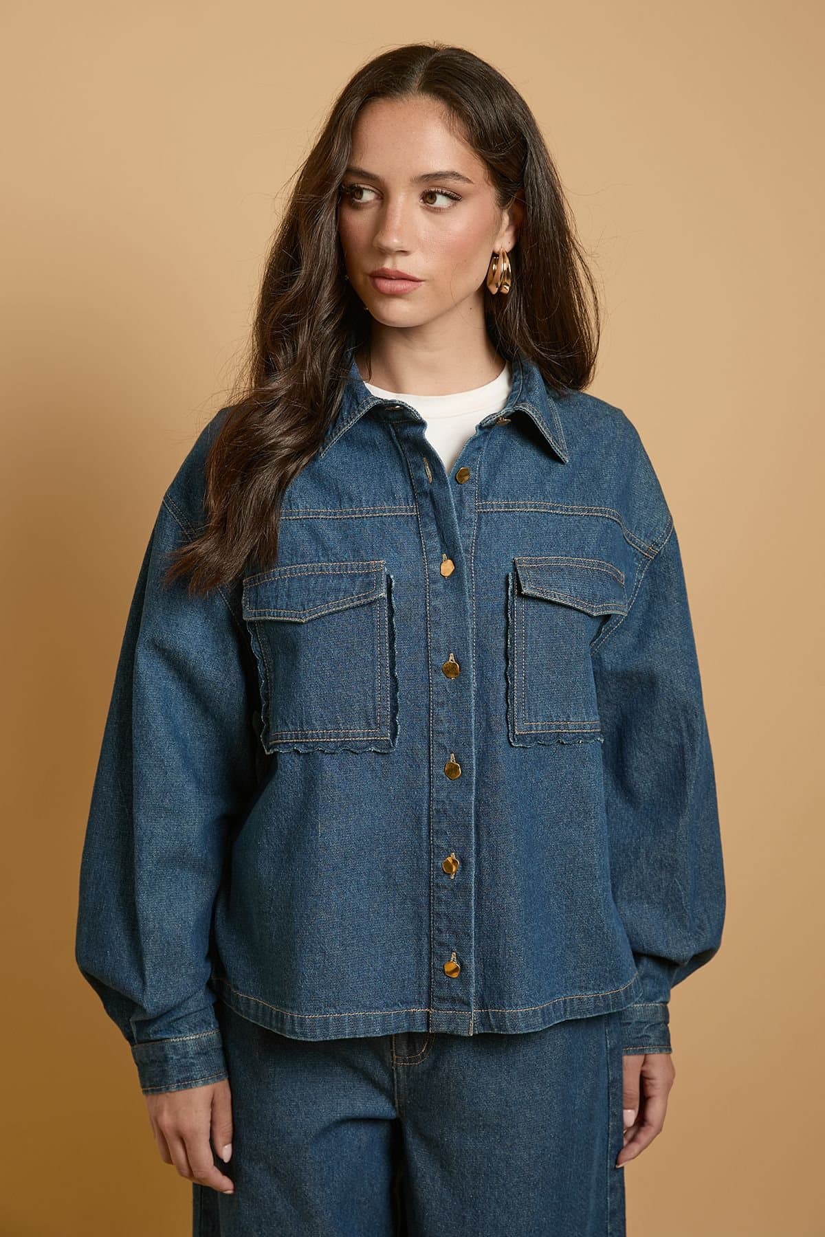 Oasis Oasis Women's Scallop Pocket Denim Jacket in Indigo
