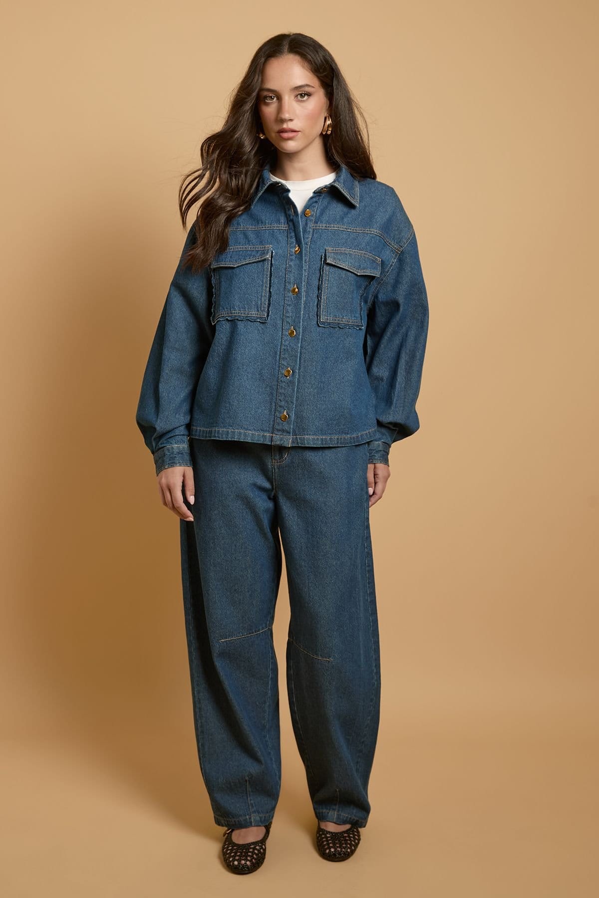 Oasis Oasis Women's Scallop Pocket Denim Jacket in Indigo - 4