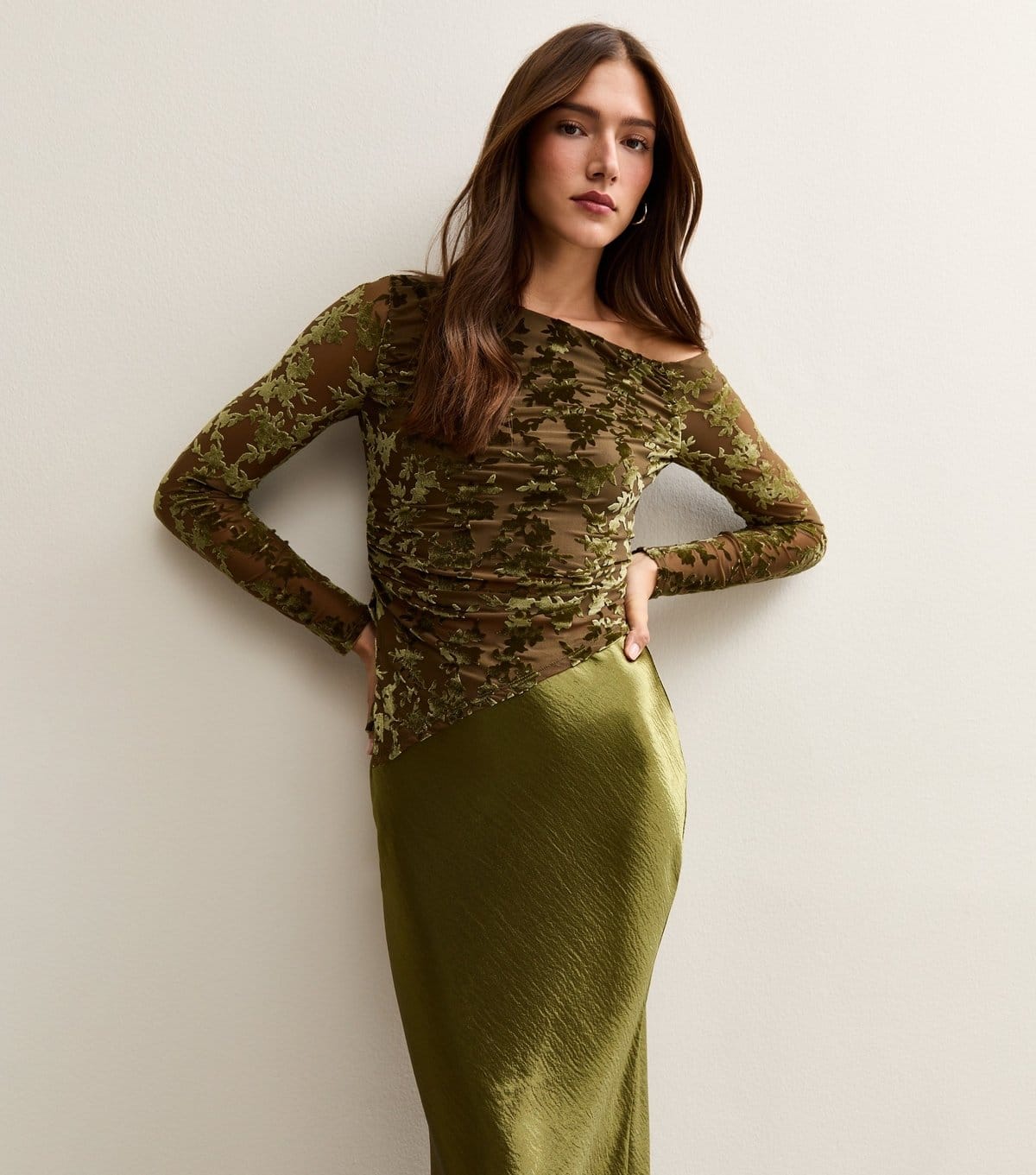 New Look Women's Khaki Satin Midi Skirt New Look - 4