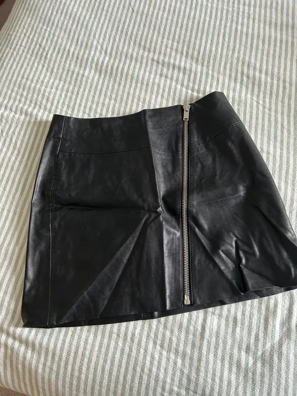 New Look Black mini faux leather skirt