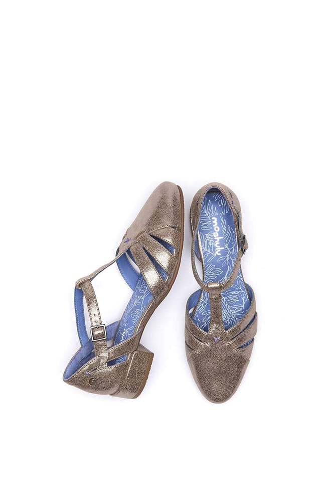 Moshulu Moshulu Women's 'Sayuri' Vintage Style Shoes in Metallic Silver - 2