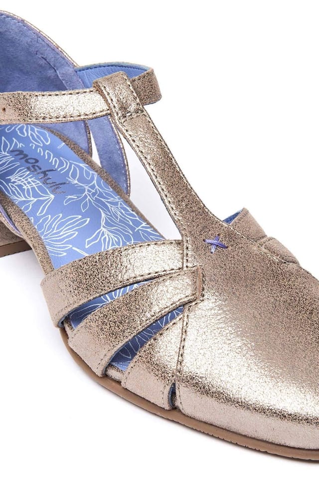Moshulu Moshulu Women's 'Sayuri' Vintage Style Shoes in Metallic Silver - 3