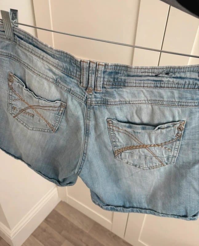 Yes Yes Yes yes y2k vintage ultra low rise denim jean shorts size 10 vgc
