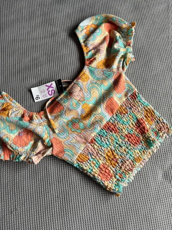 Primark Brand new Primark cropped floral top size XS