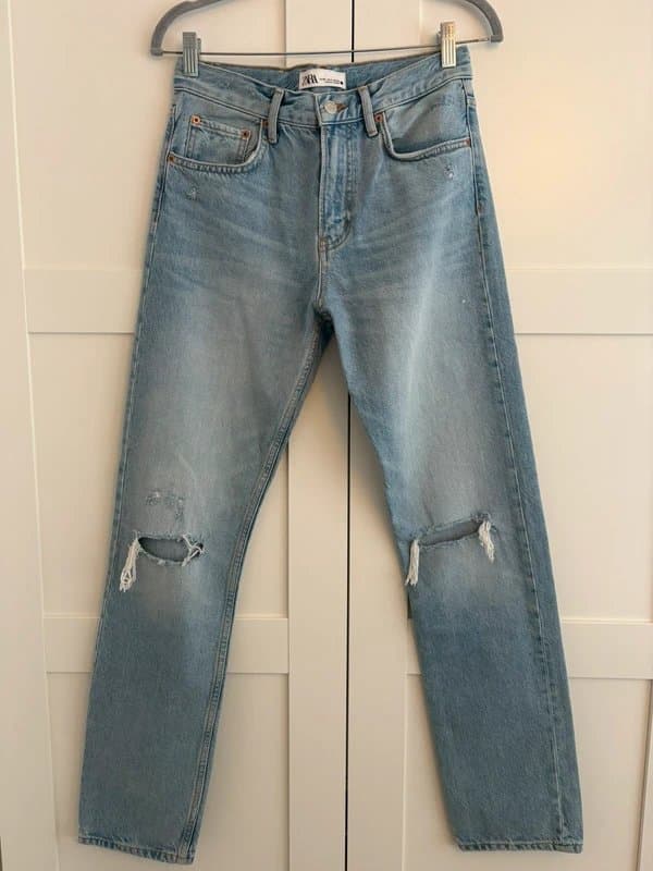 Zara Zara straight full length ripped jeans size 8 inside leg 32
