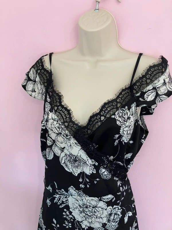 Never Fully Dressed Never Fully Dressed Women's Floral Wrap Drop Shoulder Midi Dress M VGC Event lace