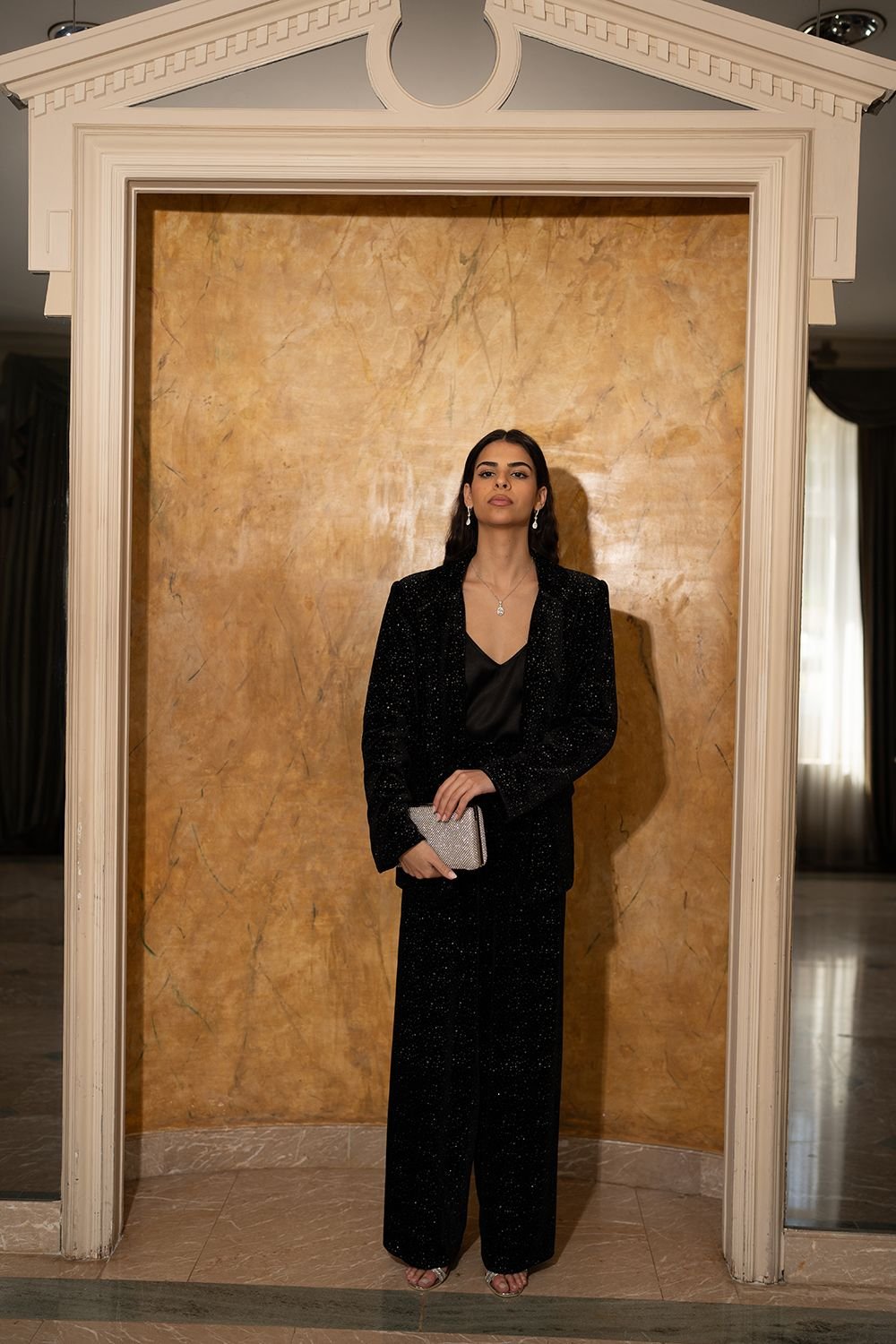 Yumi Yumi Women's Black Velvet Sparkle Oversize Blazer - 2