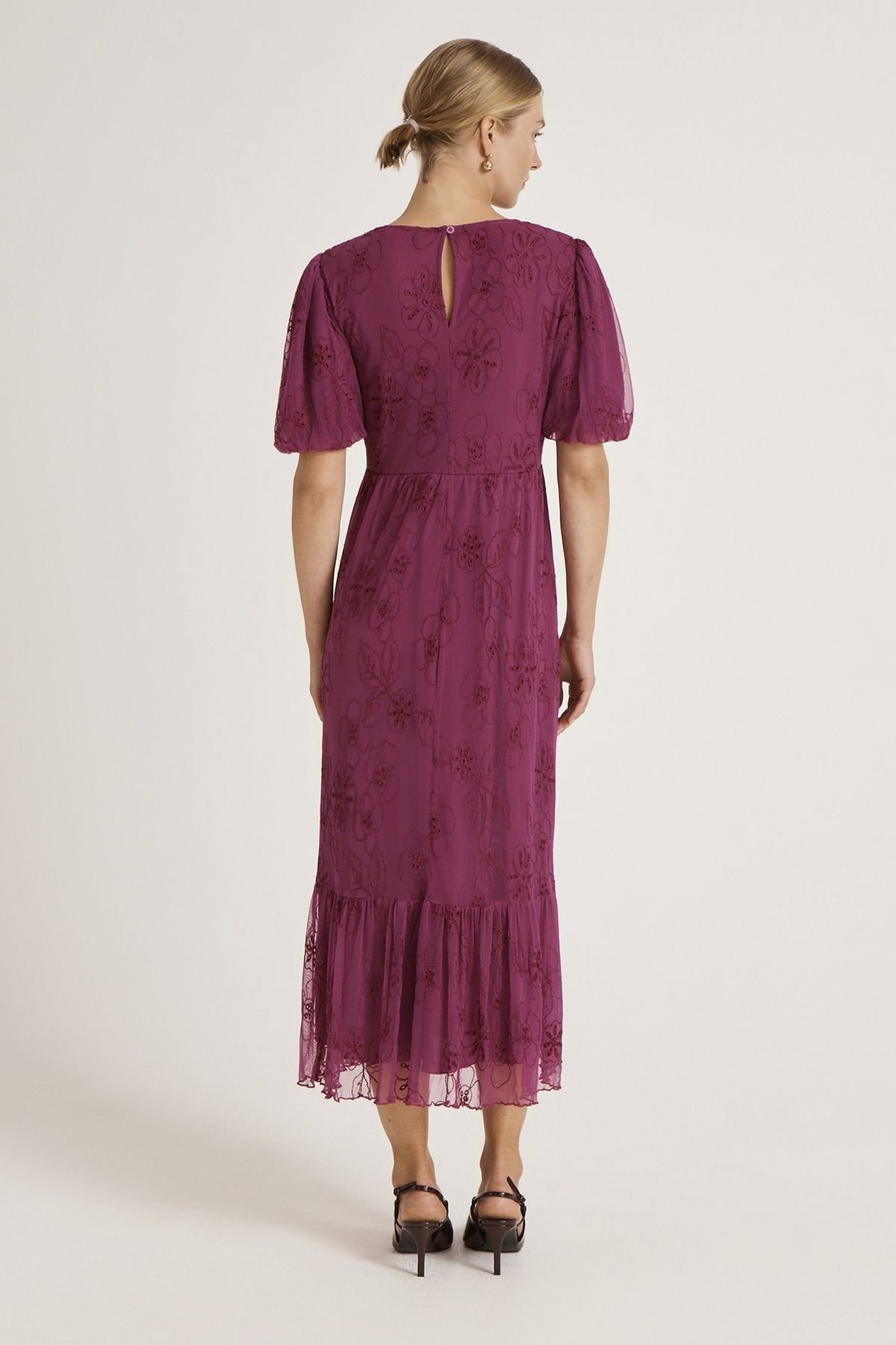 Finery London Finery London Women's Yasmine Floral Mesh Tiered Midi Dress in Aubergine - 3