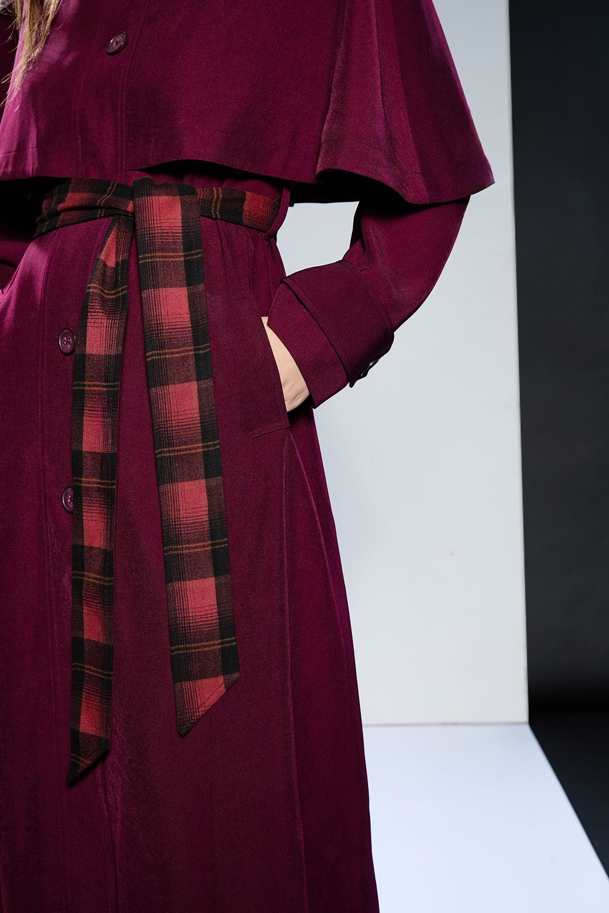RUNWAY 1.8.1.8 RUNWAY 1.8.1.8 Women's Runway 1.8.18 Belted Cape Coat in Berry - 4
