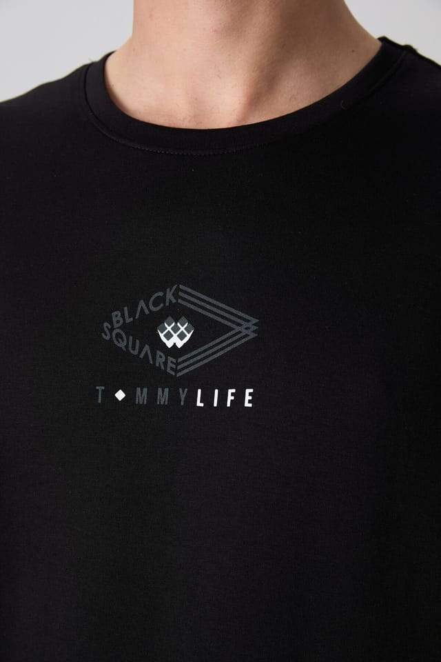 Tommy Life Tommy Life Men's Oversized Cotton-Blend Logo T-Shirt in Black - 2