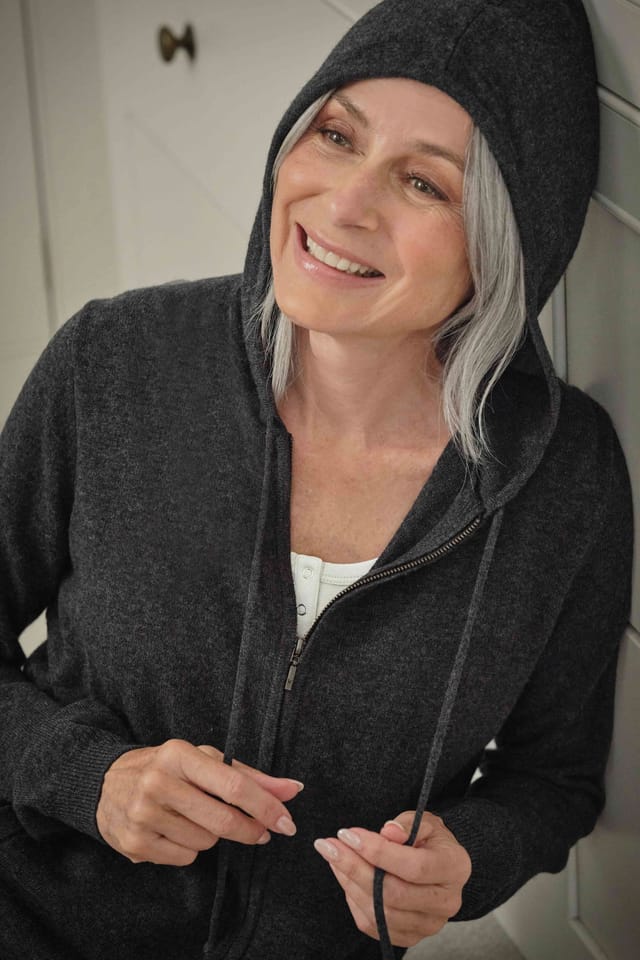 WoolOvers WoolOvers Women's Cashmere & Merino Luxe Lounge Hoodie in Dark Grey - 2