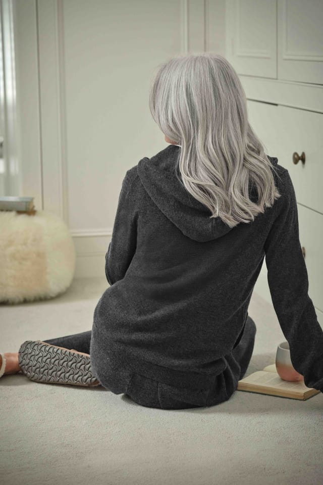 WoolOvers WoolOvers Women's Cashmere & Merino Luxe Lounge Hoodie in Dark Grey - 3