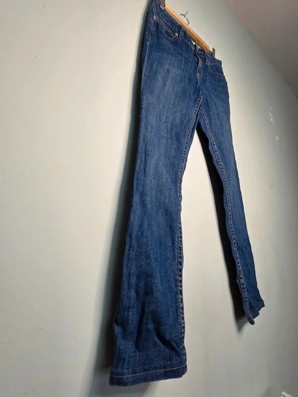 DKNY DKNY Jeans Size 10 Blue Denim bootcut/Slight Flare stretch jeans stud Detail