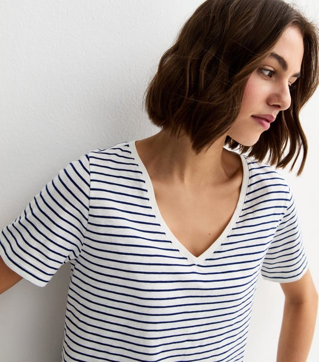 New Look Women's Cream Striped V Neck T-Shirt New Look - 2
