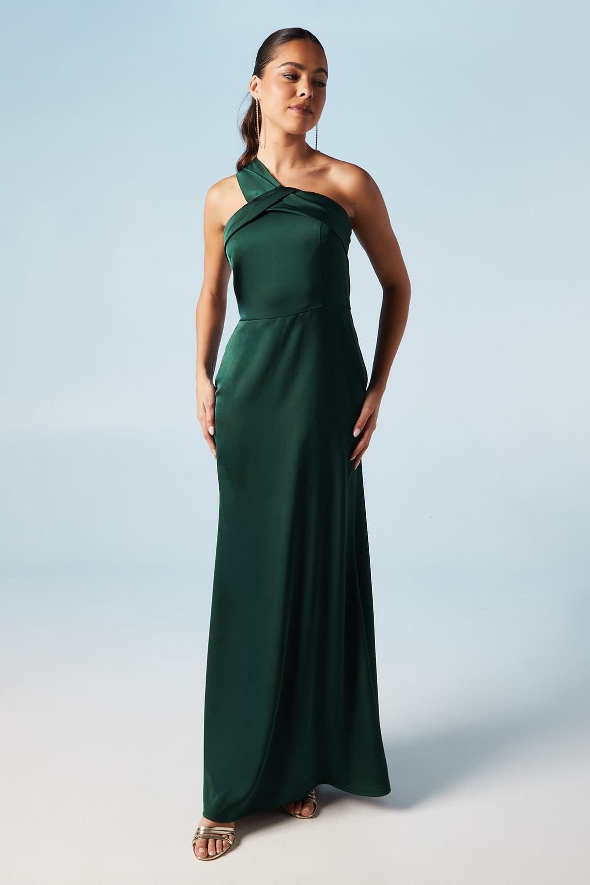Coast Coast Women's Asymmetric Neckline Satin Bridesmaid Maxi Dress in Emerald