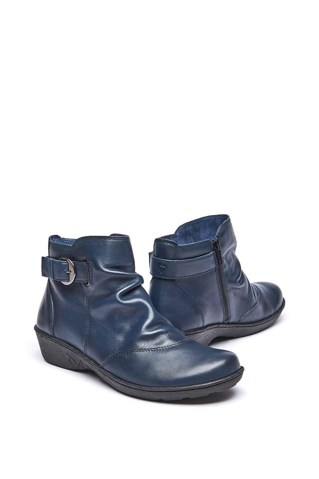 Moshulu Moshulu Women's 'Bourbon 2' Slouchy Leather Ankle Boots in Navy - 2