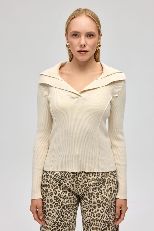 MAI STUDIOS CO. MAI STUDIOS CO. Women's Inari Polo Collar Sweater in Beige - 2