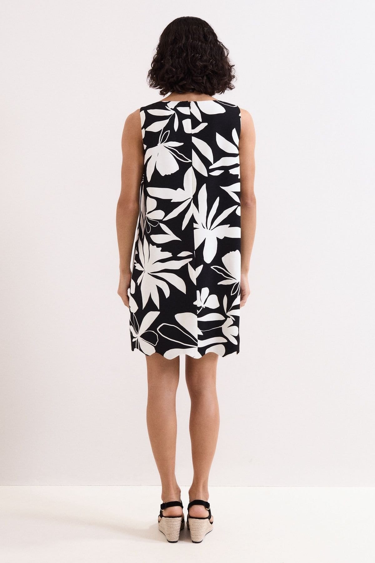 Phase Eight Phase Eight Women's Marta Floral Mini Dress in Black - 4