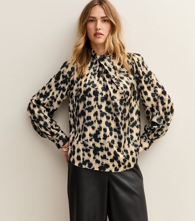 New Look Women's White Abstract Print Twist Neck Long Sleeve Blouse New Look - 2