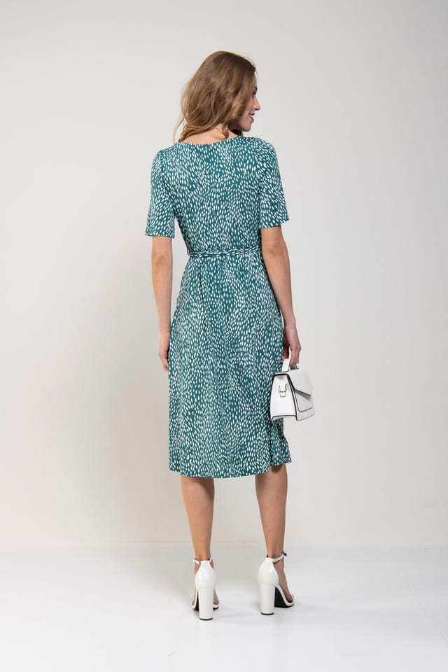 Jolie Moi Jolie Moi Women's Belted Jersey Midi Dress in Green - 2