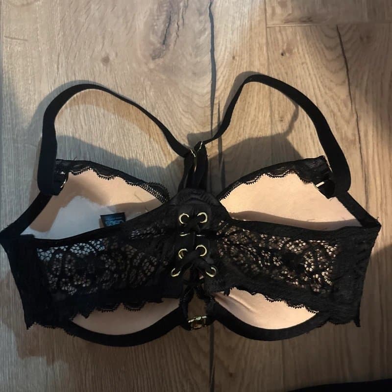 ASOS ASOS black lace corset cross back push up 32D