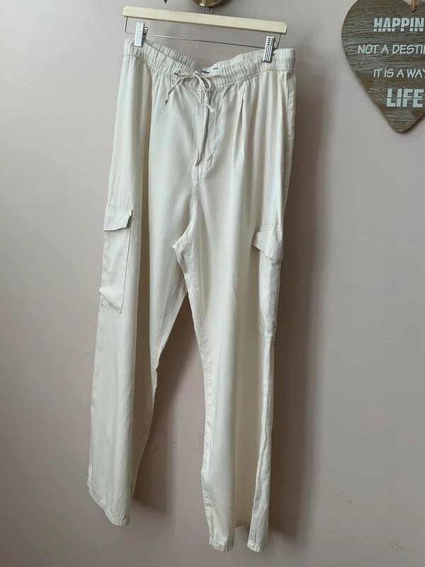 Bershka Bershka men’s size large wide leg lightweight cargo trousers