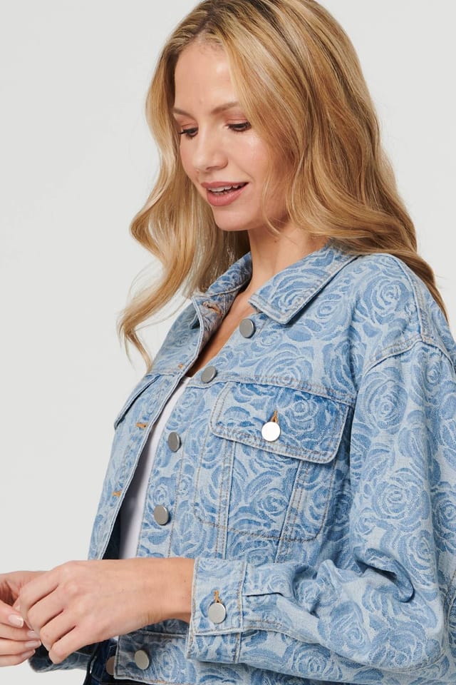 Izabel London Izabel London Women's Floral Print Cropped Denim Jacket in Blue - 2