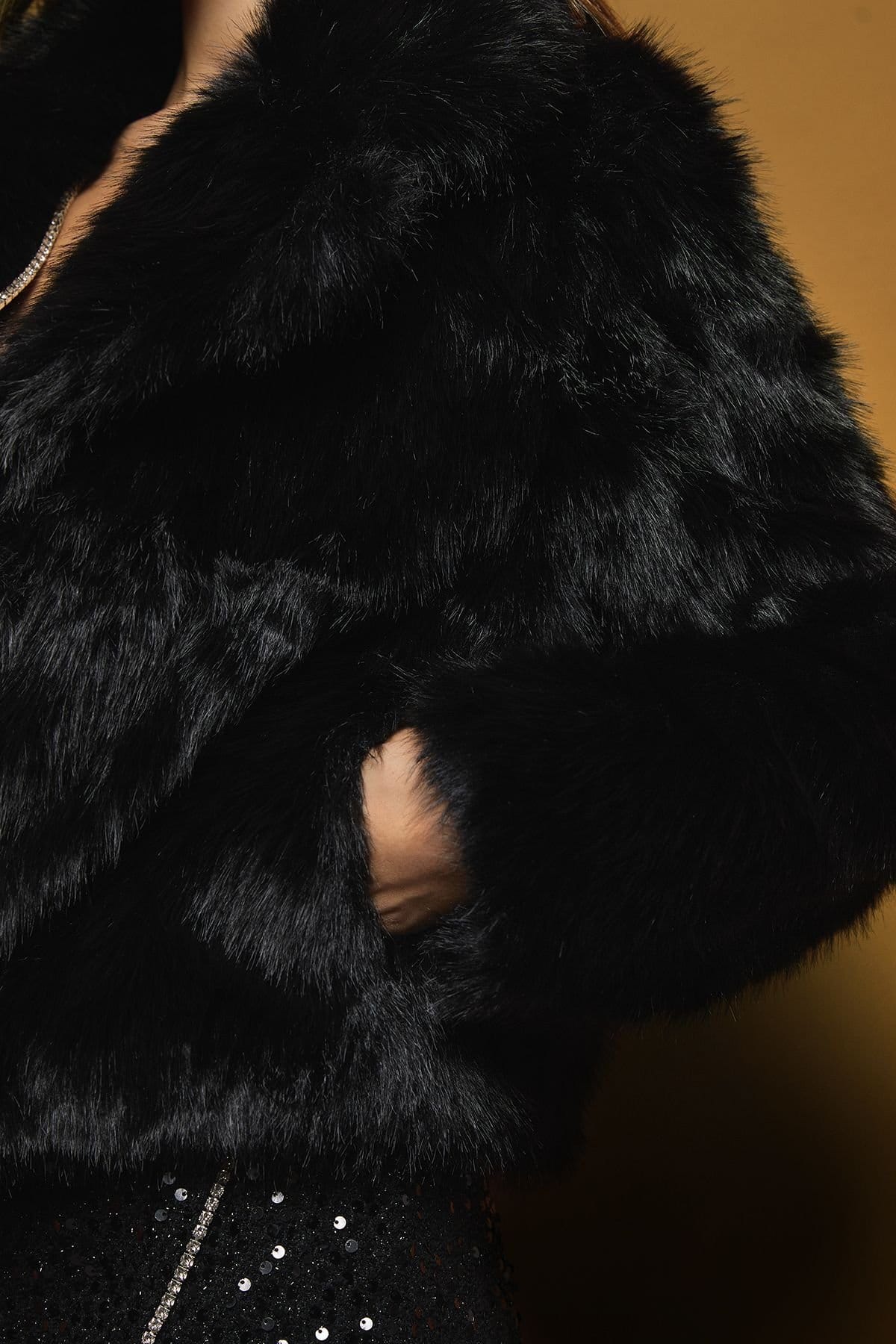 Coast Coast Women's Black Occasion Short Faux Fur Coat - 4