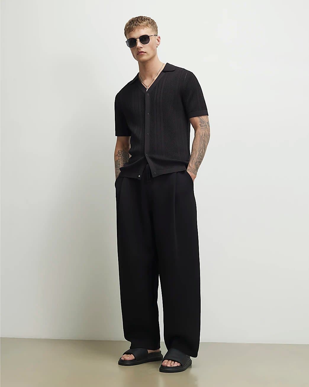 River Island Mens River Island Black Barrel Fit Pleated Joggers