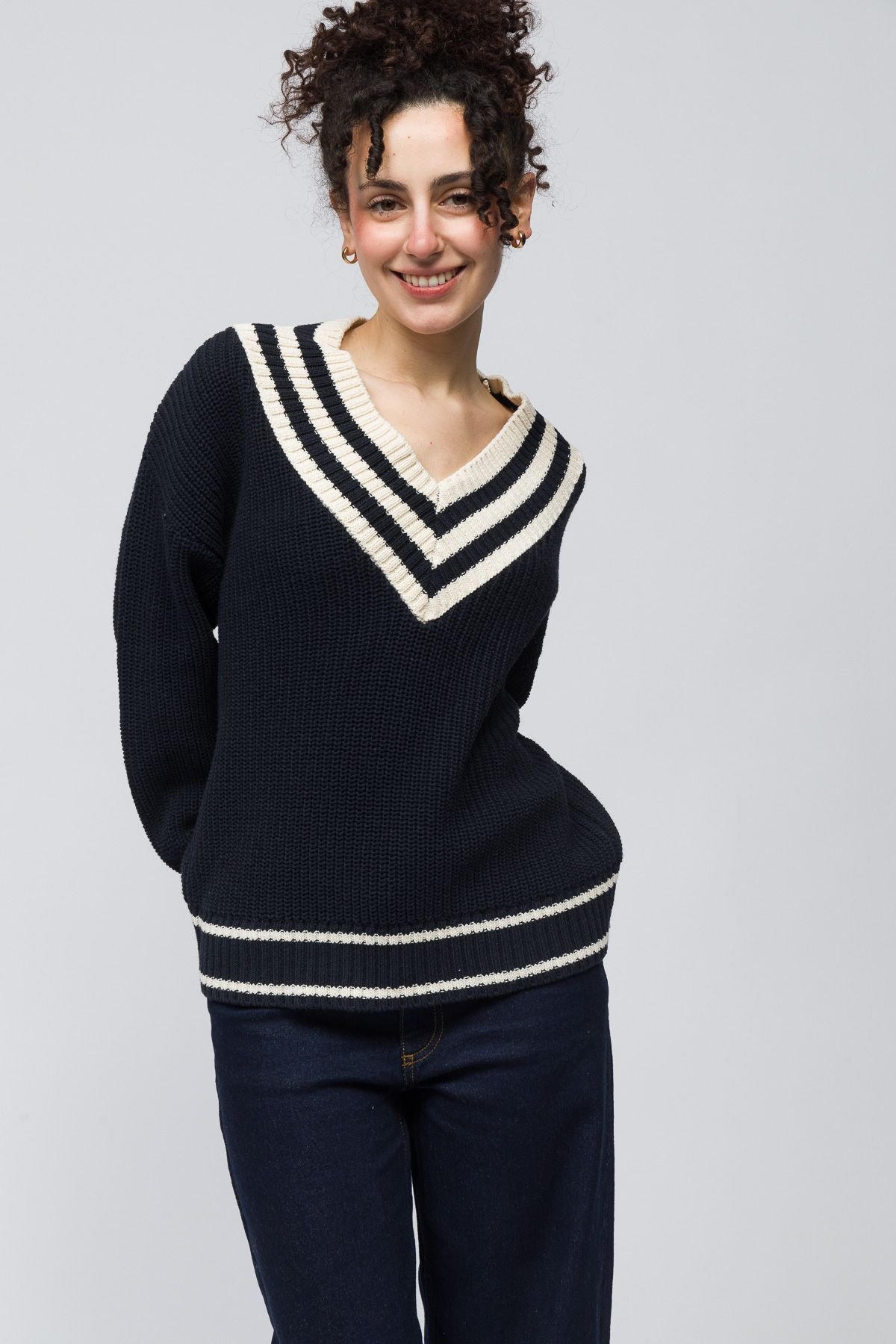 Dexia Dexia Women's Stylish Navy Jumper with Elegant Details - 3