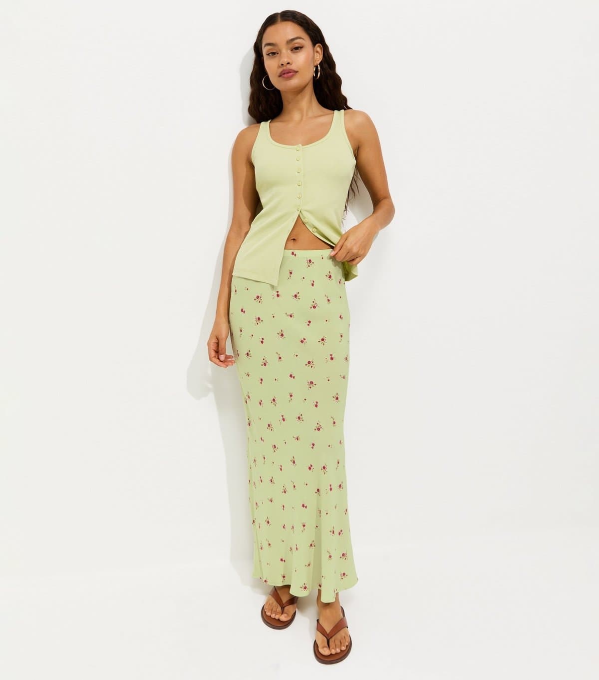 New Look Women's Petite Green Ditsy Floral Print Bias Cut Midi Skirt New Look