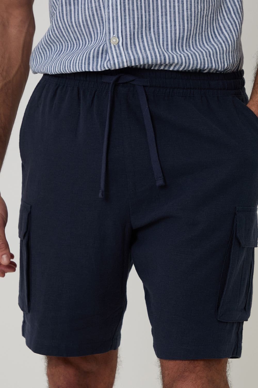 Threadbare Threadbare Men's Linen Blend Cargo Shorts in Navy - 4