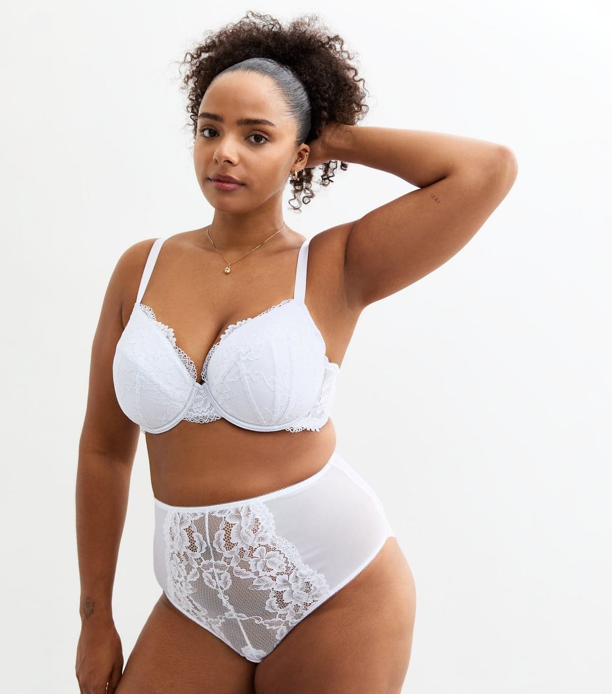 New Look Women's Plus Size White Scalloped Edge Lace Brazilian Briefs Curves New Look