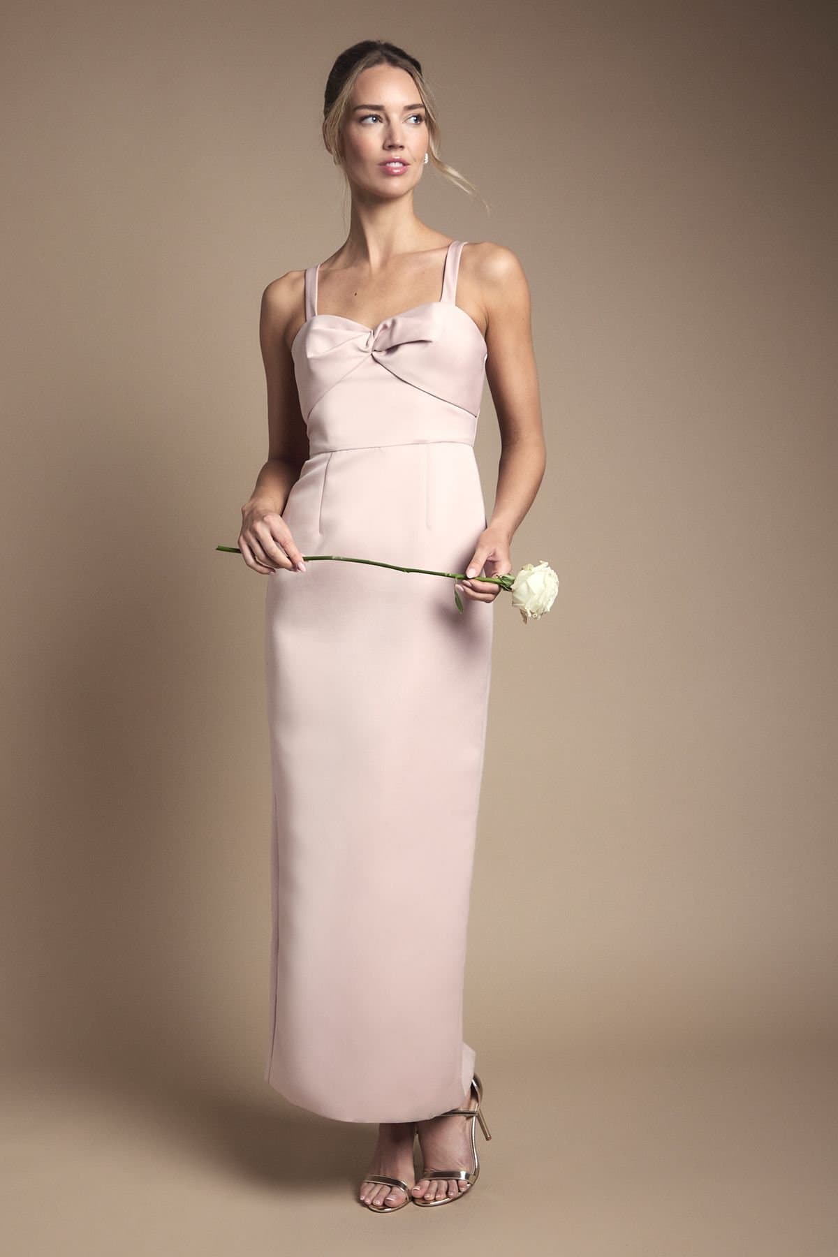 Coast Coast Women's Sweetheart Neck Knot Front Maxi Bridesmaid Dress With Removable Straps in Blush