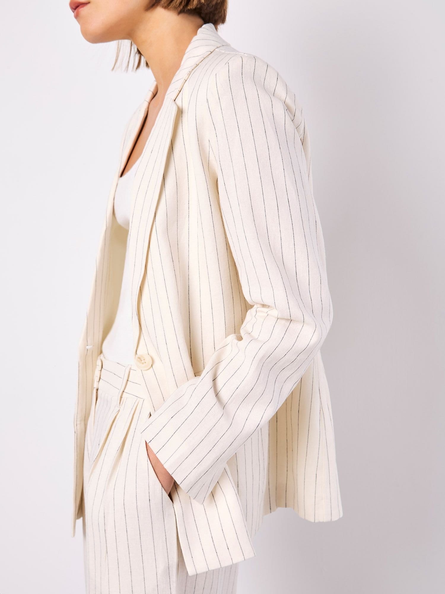 Apricot Apricot Women's Pinstripe Linen Blend Blazer in Cream - 4