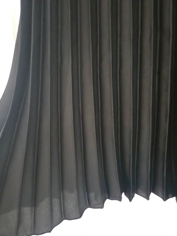 New Look New look satin black pleated skirt, Size 10 petite